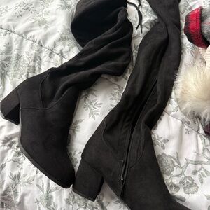 Elegant Black Women's Knee-High Boots